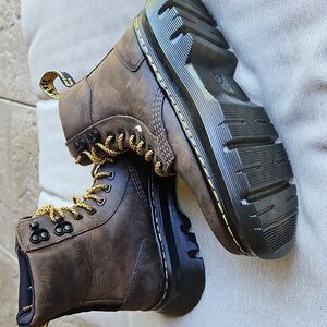 Dr Martens Tarik Utility Boot Crazy Horse Leather Brown Men's 7, Woman's 8